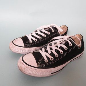 Black Converse Chuck Taylor All Star Low Top - Men's 6.5 / Women's 8.5